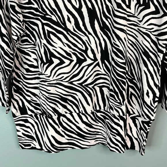 NORTHERN REFLECTIONS NWOT Pale Pink Black Zebra Print Pullover Top 3/4 Sleeve M - Picture 4 of 11